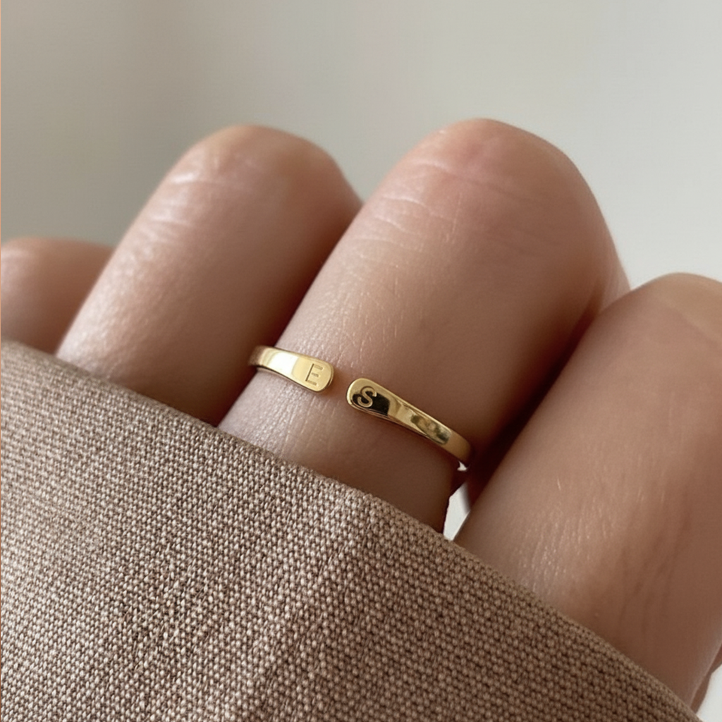 ANILLO ABIERTO DOBLE INICIAL