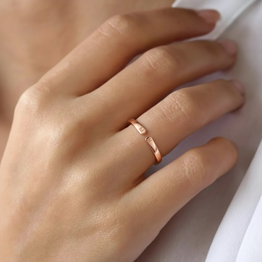 ANILLO ABIERTO DOBLE INICIAL